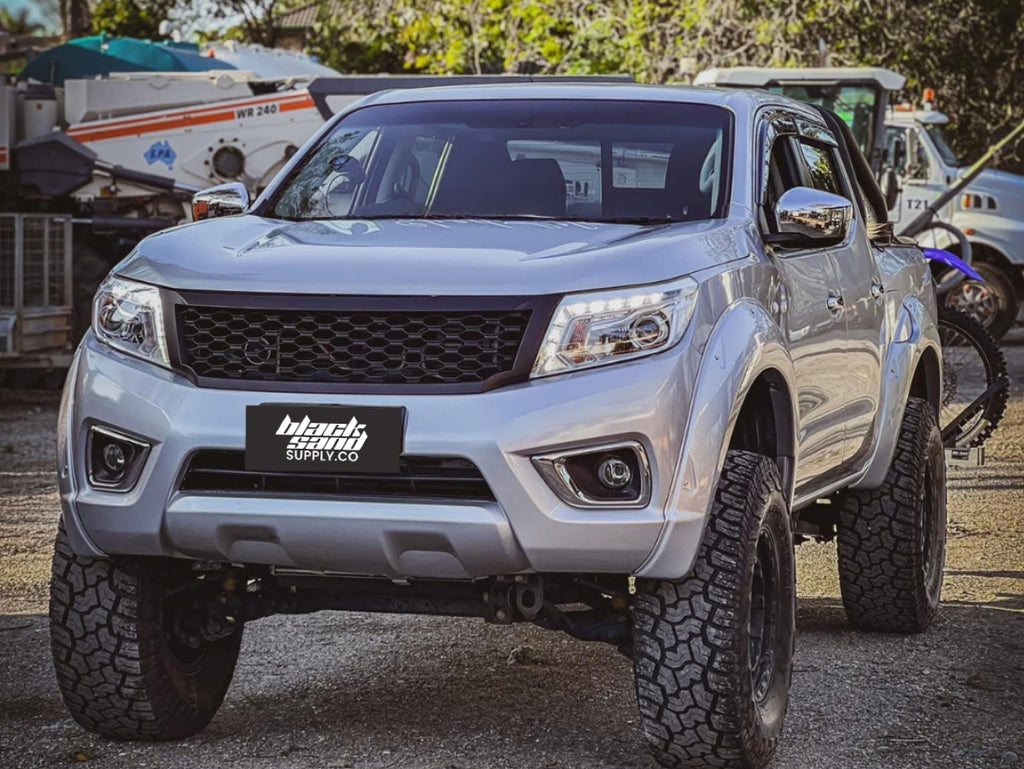 NP300 Badge-less Grille