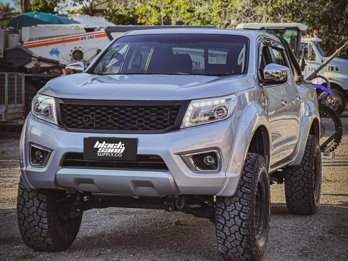 NP300 Badge-less Grille